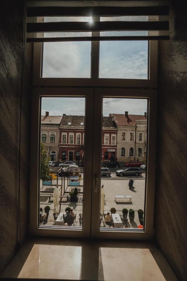 The Downtown Nest Apartment Cluj Napoca Bagian luar foto